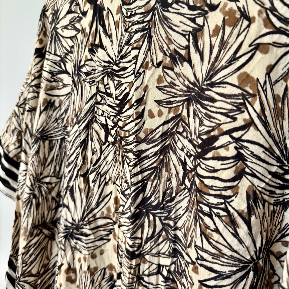 Steve Madden Swim Cover in Black and Cream Perfect for Resort Beach Cruise - Picture 6 of 6